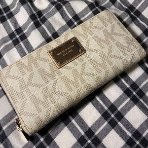 Michael kors large wallet